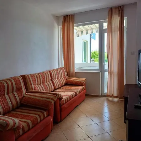 крин בית הארחה *